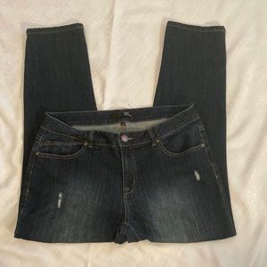 Women’s Straight Legged Jeans